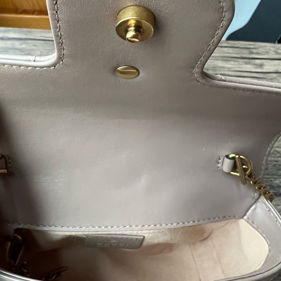 Gucci Mini Marmont Matellase - Picture 9 of 11